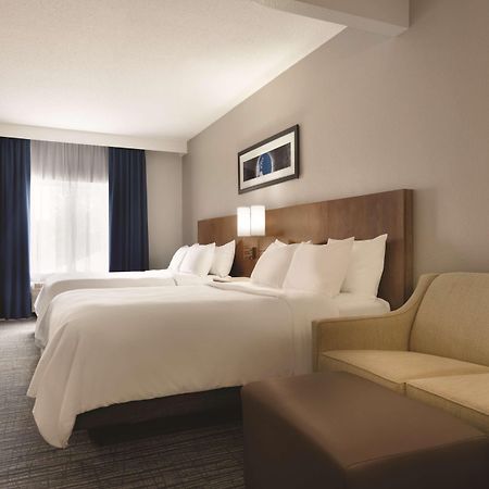 Radisson Hotel Ames Conference Center At Isu Εξωτερικό φωτογραφία