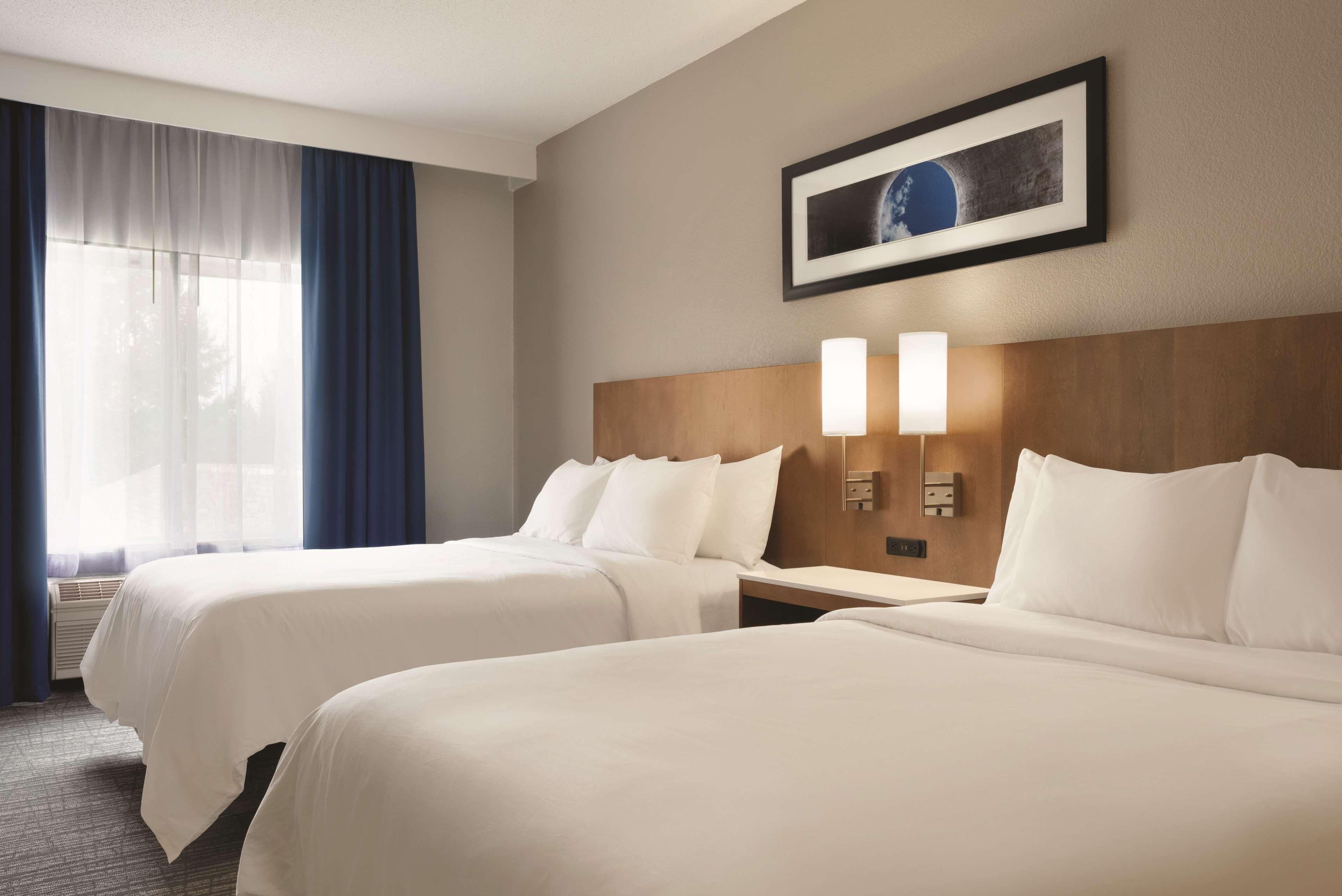 Radisson Hotel Ames Conference Center At Isu Εξωτερικό φωτογραφία