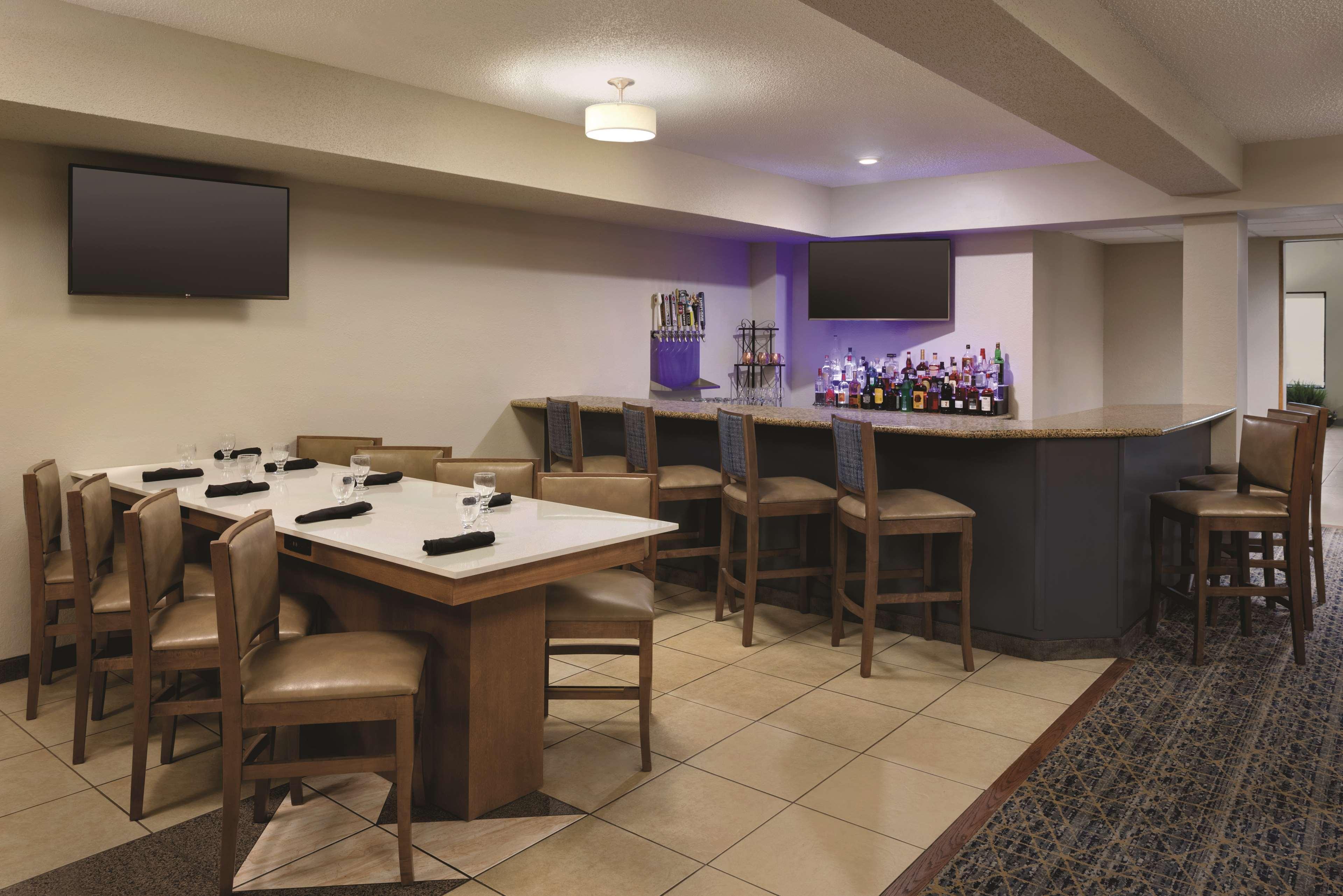Radisson Hotel Ames Conference Center At Isu Εξωτερικό φωτογραφία