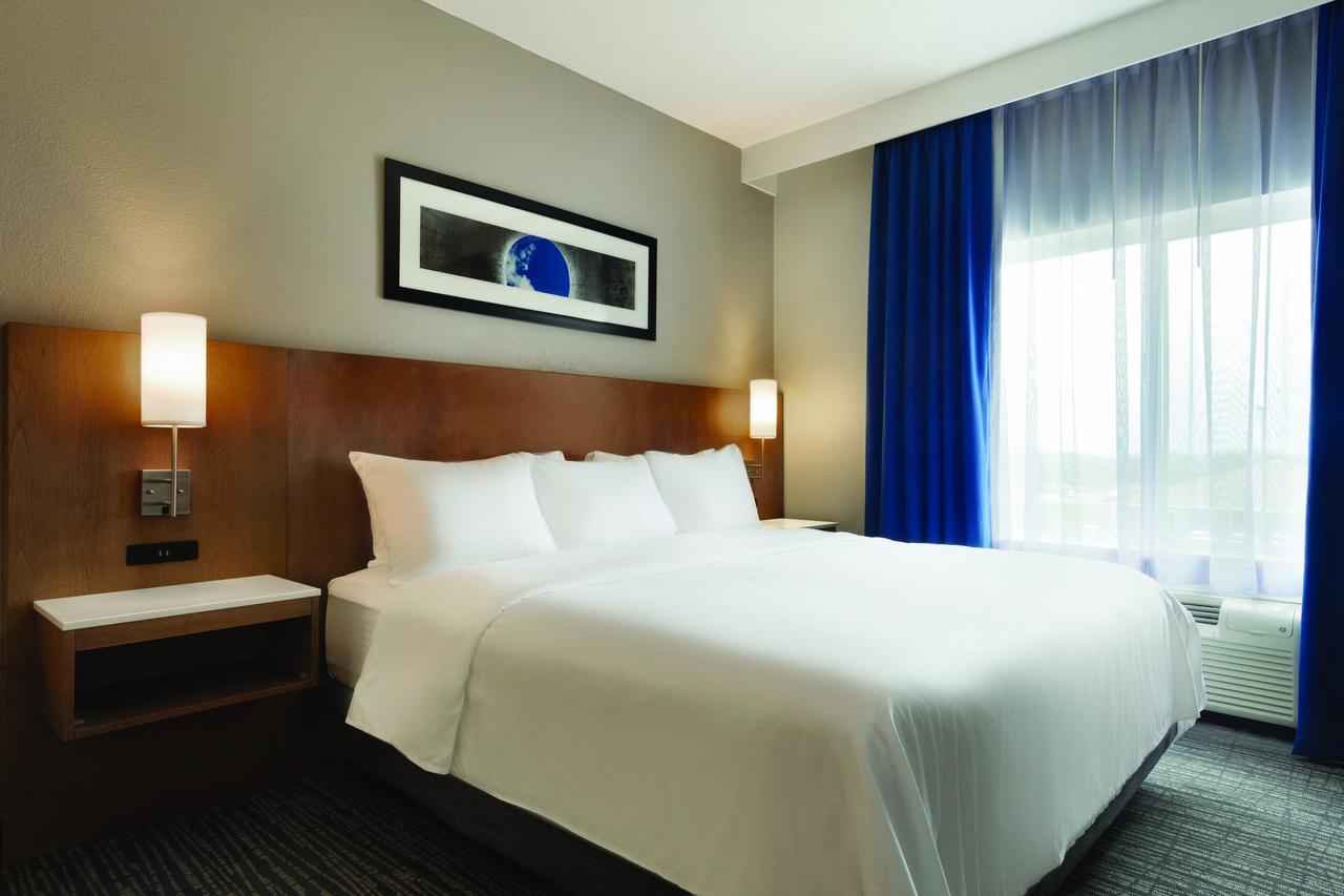 Radisson Hotel Ames Conference Center At Isu Εξωτερικό φωτογραφία