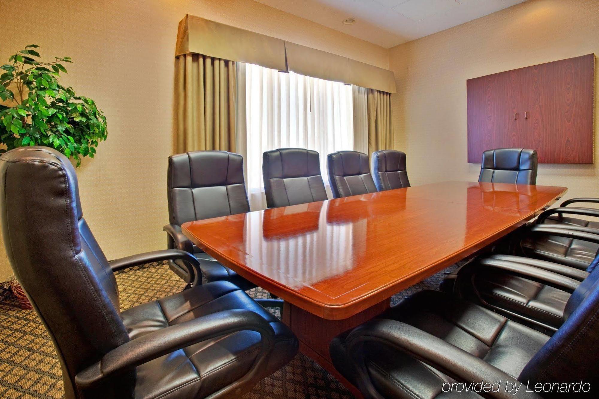 Radisson Hotel Ames Conference Center At Isu Εξωτερικό φωτογραφία